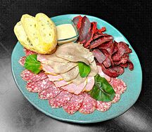 Мясная тарелка