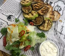 Куриное филе с овощами гриль