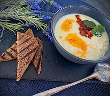 Картофельный суп-пюре с беконом и сыром