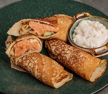 Блины с семгой и сливочным сыром
