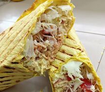 Шаурма в сырном лаваше