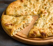 Осетинский пирог с картошкой, сыром и курицей