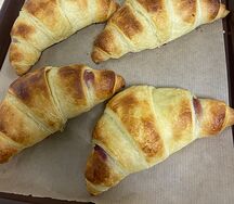 Круассаны с вишней 