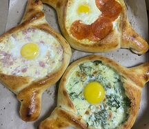 Сет с пепперони, ветчиной и сыром, зеленью 