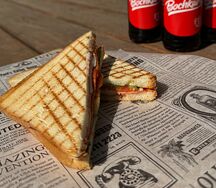 С пепперони и моцареллой