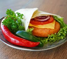 Ролл с куриной котлетой
