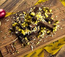 Гренки с сыром и маринованными огурчиками