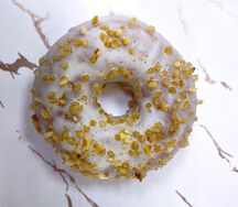 Донат солёная карамель