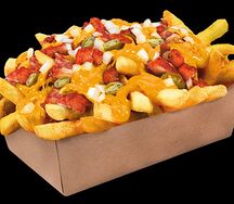 Картофель фри с колбасками
