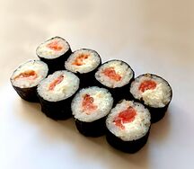 Ролл Чиз маки с копченым лососем