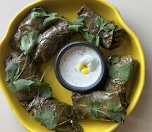Долма из говядины в винoградных листьях
