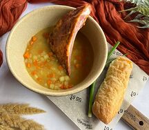Гороховый суп с копчеными ребрышками