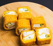 Жареная тортилья с копченой курочкой