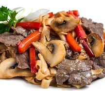 Лапша с говядиной и овощами