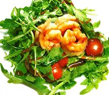 Салат с рукколой и креветками
