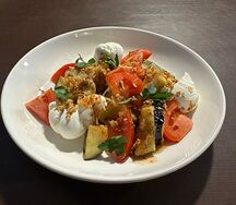 Салат с хрустящими баклажанами