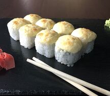 Запеченный ролл с креветкой