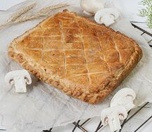 Пирог с курицей и грибами большой