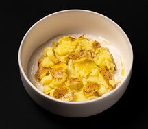 Печеный картофель со сметаной и зеленью