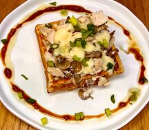 Вафля картофельная и жульен с курицей