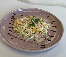 Салат из ветчины и капусты
