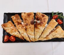 Կալցոնե գառան մսով 