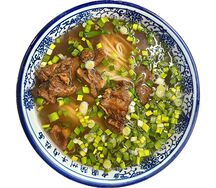 Тянутая лапша с тушёной говядиной