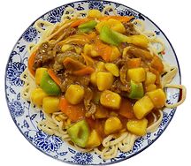 Отварная лапша с говядиной и картофелем