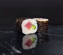 Ролл с тунцом и огурцом