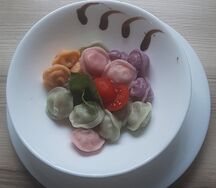 Пельмешки мясные цветные