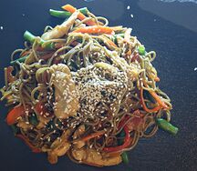 Гречневая лапша с овощами