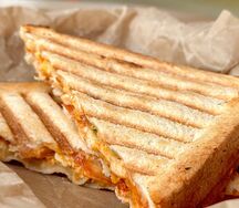 Сэндвич с ветчиной и сыром