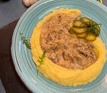 Бефстроганов с белыми грибами