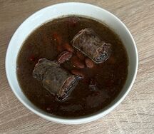 Фасолевый суп с сушеной колбасой