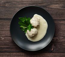 Тефтели из индейки в сметанном соусе 