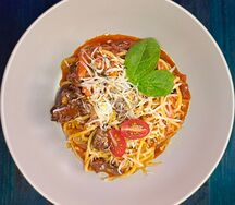 Паста с говядиной и овощами