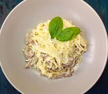 Паста со свининой и овощами