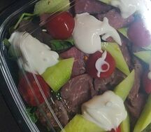 Салат с ростбифом
