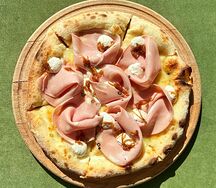 Пицца Мортаделла и трюфельный крем