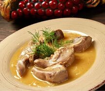 Бараньи язычки в луковом соусе