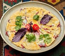 Аппетитная яичница с бастурмой по-еревански