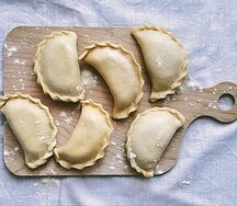 Вареники ручной лепки с картошкой