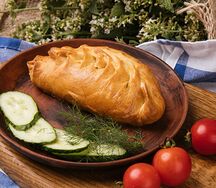 Пирожок с зеленым луком и яйцом