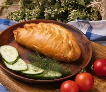 Пирожок с зеленым луком и яйцом