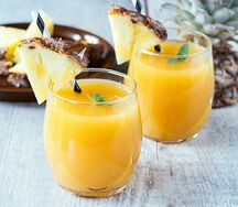Сок свежевыжатый из ананаса