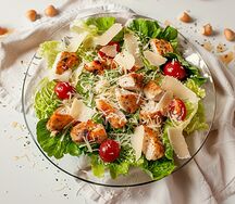 Салат Цезарь с курицей