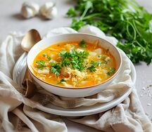 Щи из свежей капусты с курицей