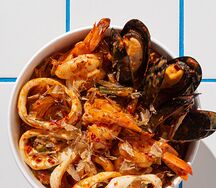 Лапша с морепродуктами Розе