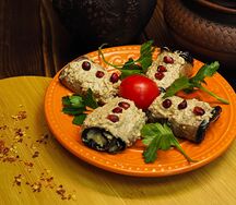Баклажаны с орехами