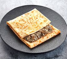 Блин с курицей и грибами